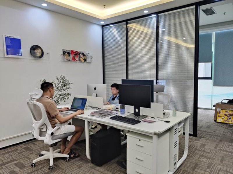 投资咨询：把握市场脉搏，助力企业成长
